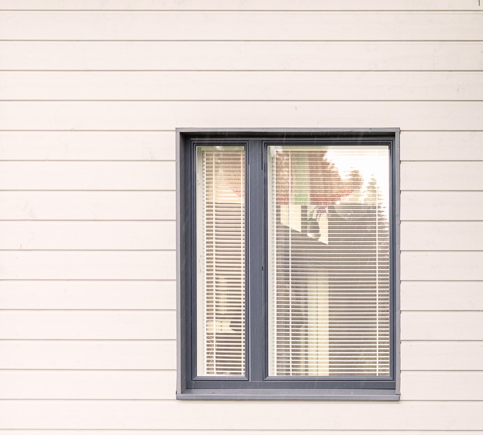 Ovi- ja ikkunaremontti.