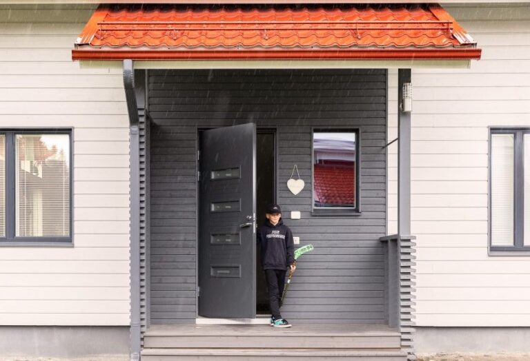 Ovi- ja ikkunaremontti.